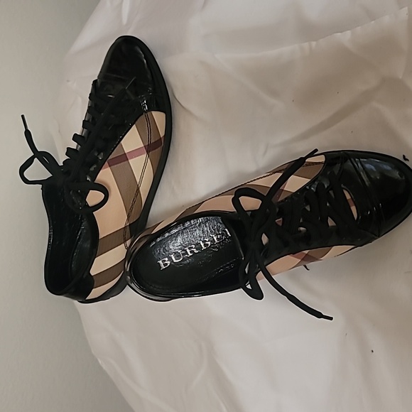 BURBERRY 💯AUTHENTHIC LEATHER TRAINERS SIZE 36 PRE-OWNED NEW/NEVER USED NO TAG - Picture 2 of 11